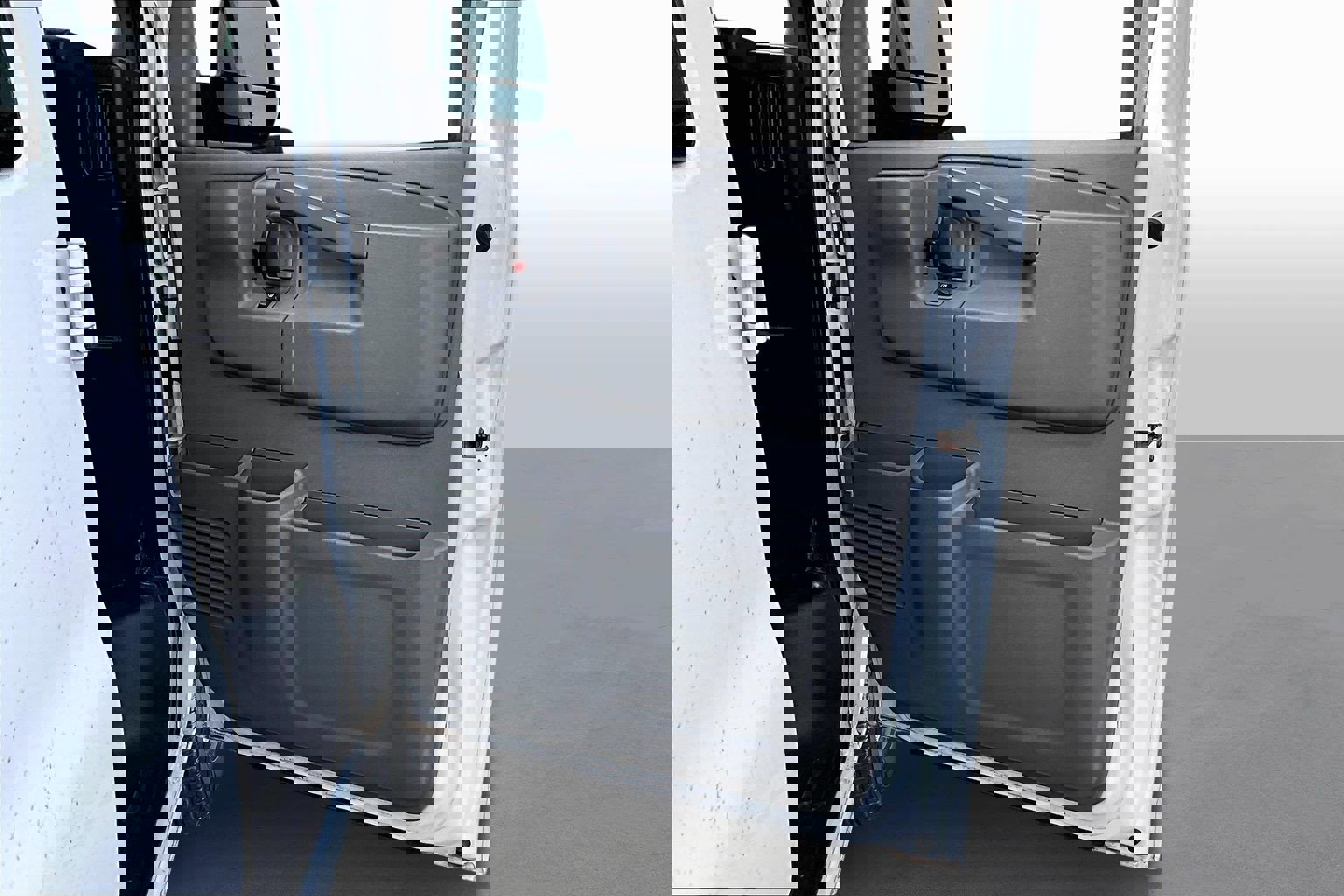 Used 2019 Chevrolet Express 3500 LS image 14