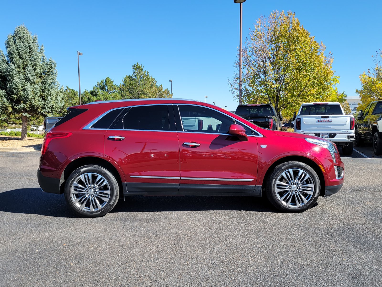 Used 2018 Cadillac XT5 Premium Luxury w/ Driver Assist Package AWD/4WD image 2