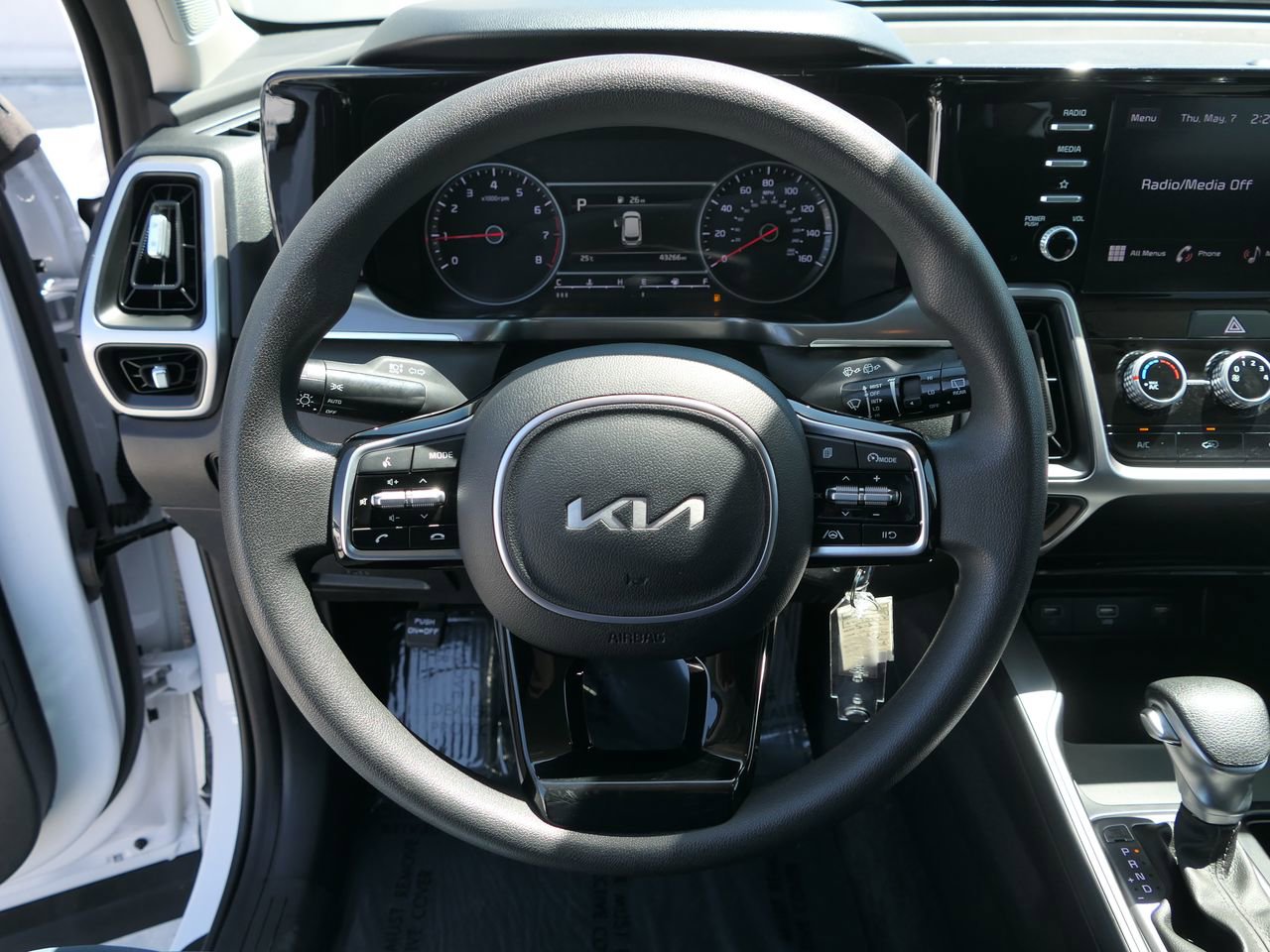 Used 2023 Kia Sorento LX FWD image 18