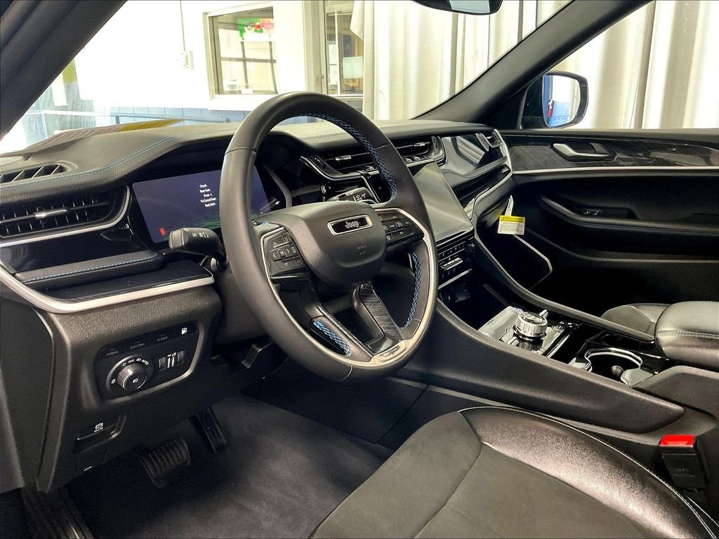 Used 2023 Jeep Grand Cherokee Trailhawk AWD/4WD image 8