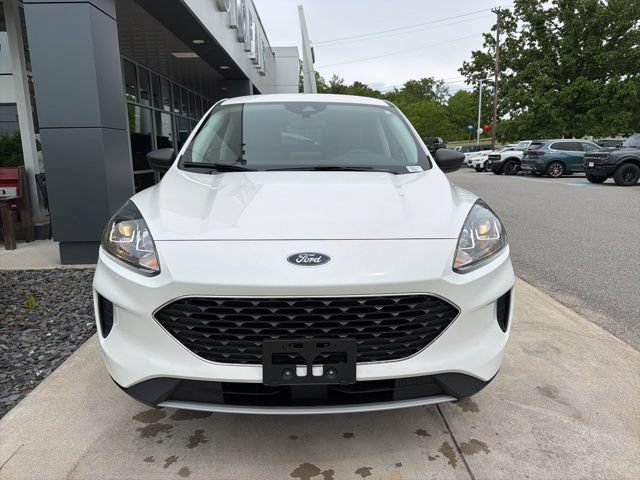 Certified 2022 Ford Escape SE w/ Cold Weather Package AWD/4WD image 3