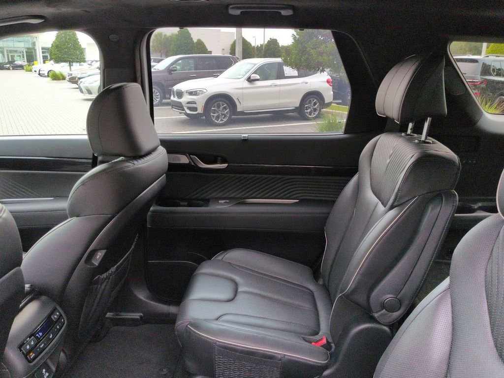Used 2023 Hyundai Palisade Calligraphy image 15