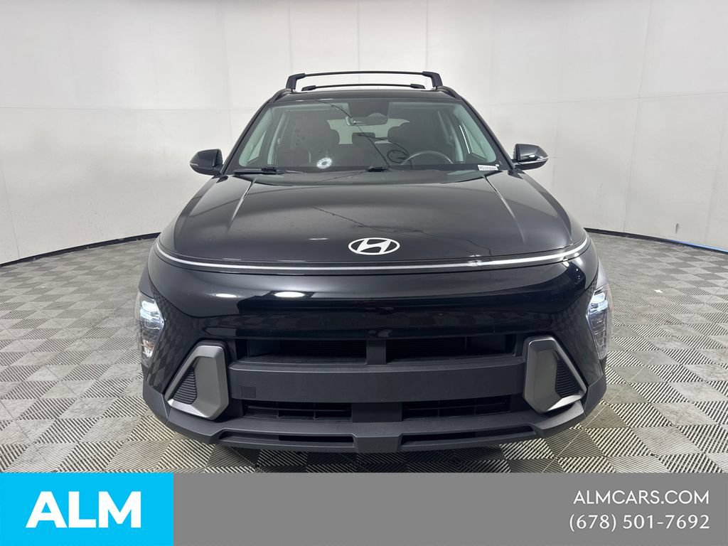 Used 2025 Hyundai Kona SEL FWD image 2