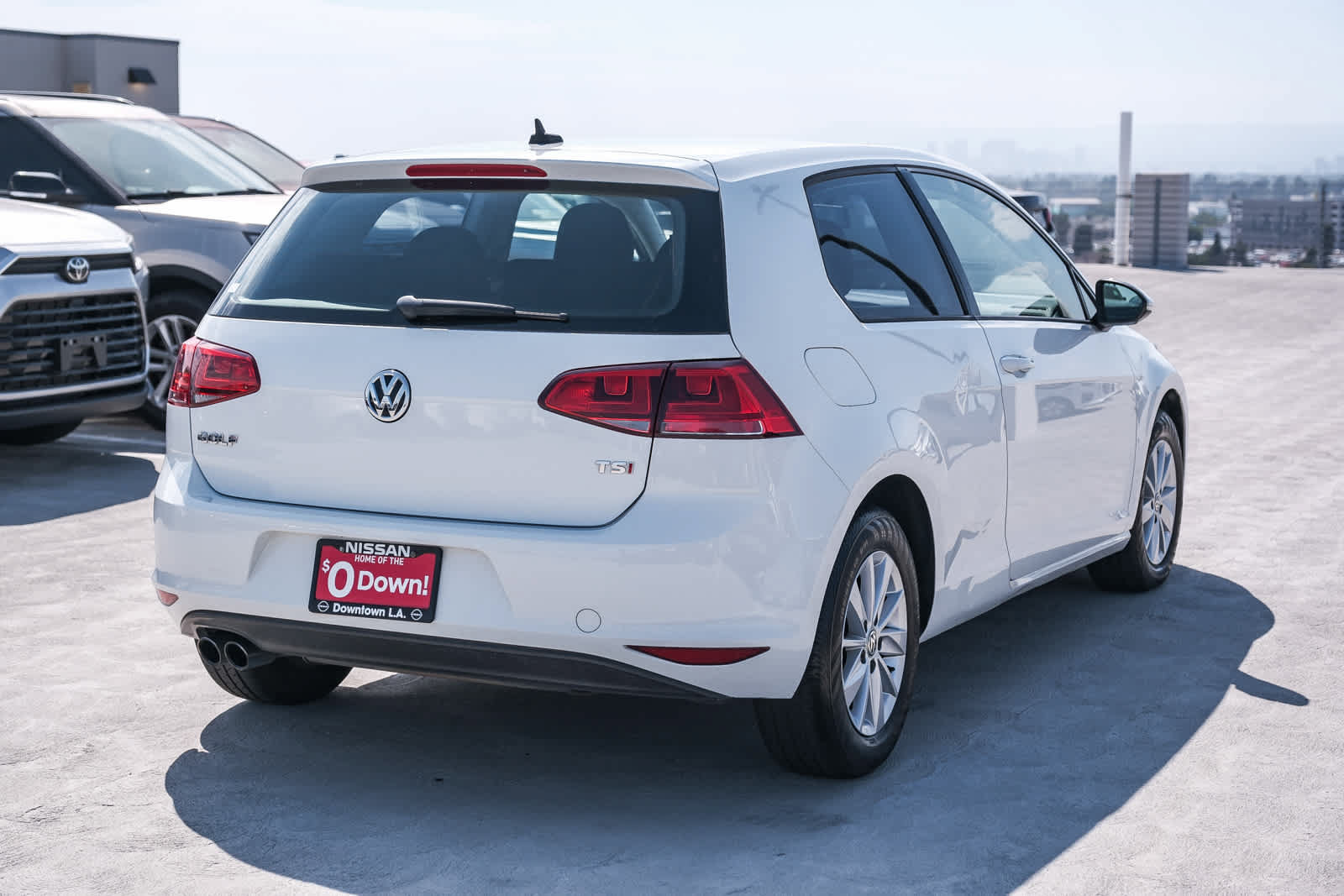 Used 2016 Volkswagen Golf S FWD image 4