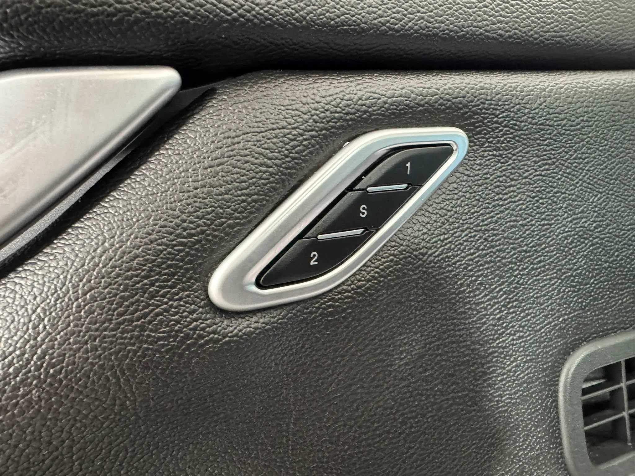 Used 2014 Maserati Ghibli S Q4 AWD/4WD image 42