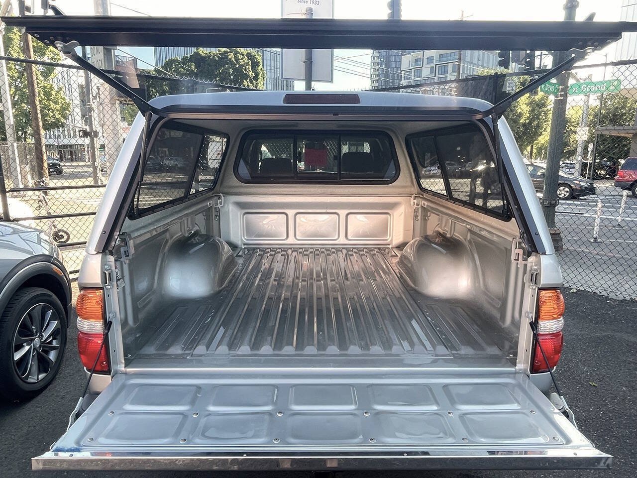 Used 2002 Toyota Tacoma PreRunner w/ SR5 Pkg w/ Chrome Pkg RWD image 9
