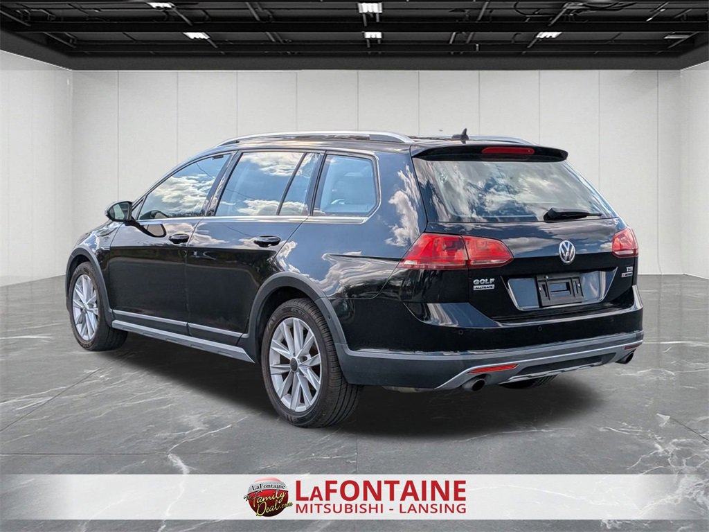 Used 2017 Volkswagen Golf Alltrack SE image 3