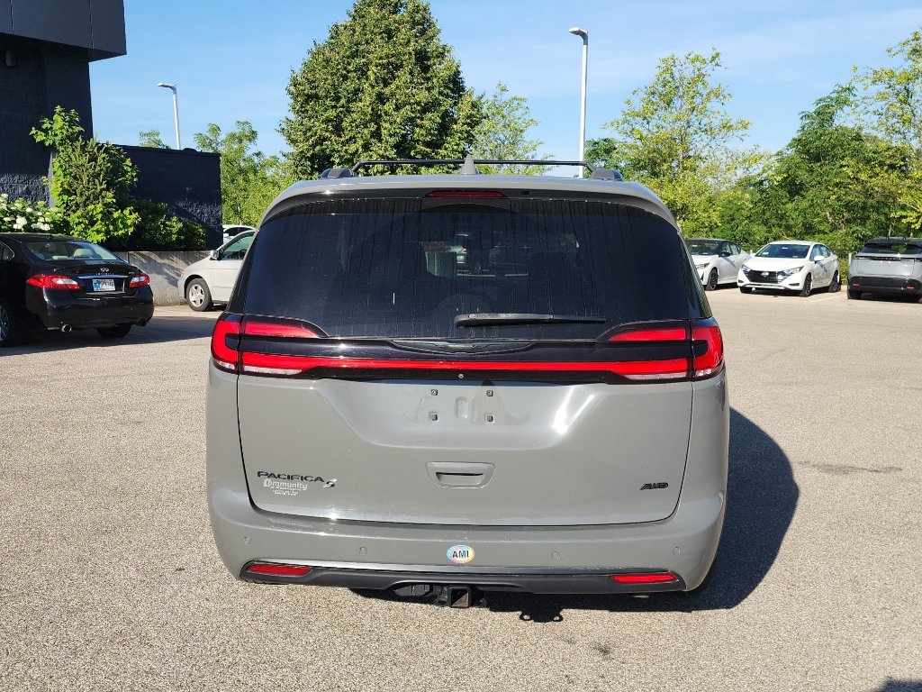 Used 2021 Chrysler Pacifica Touring-L w/ Premium & Safety Sphere Group AWD/4WD image 6