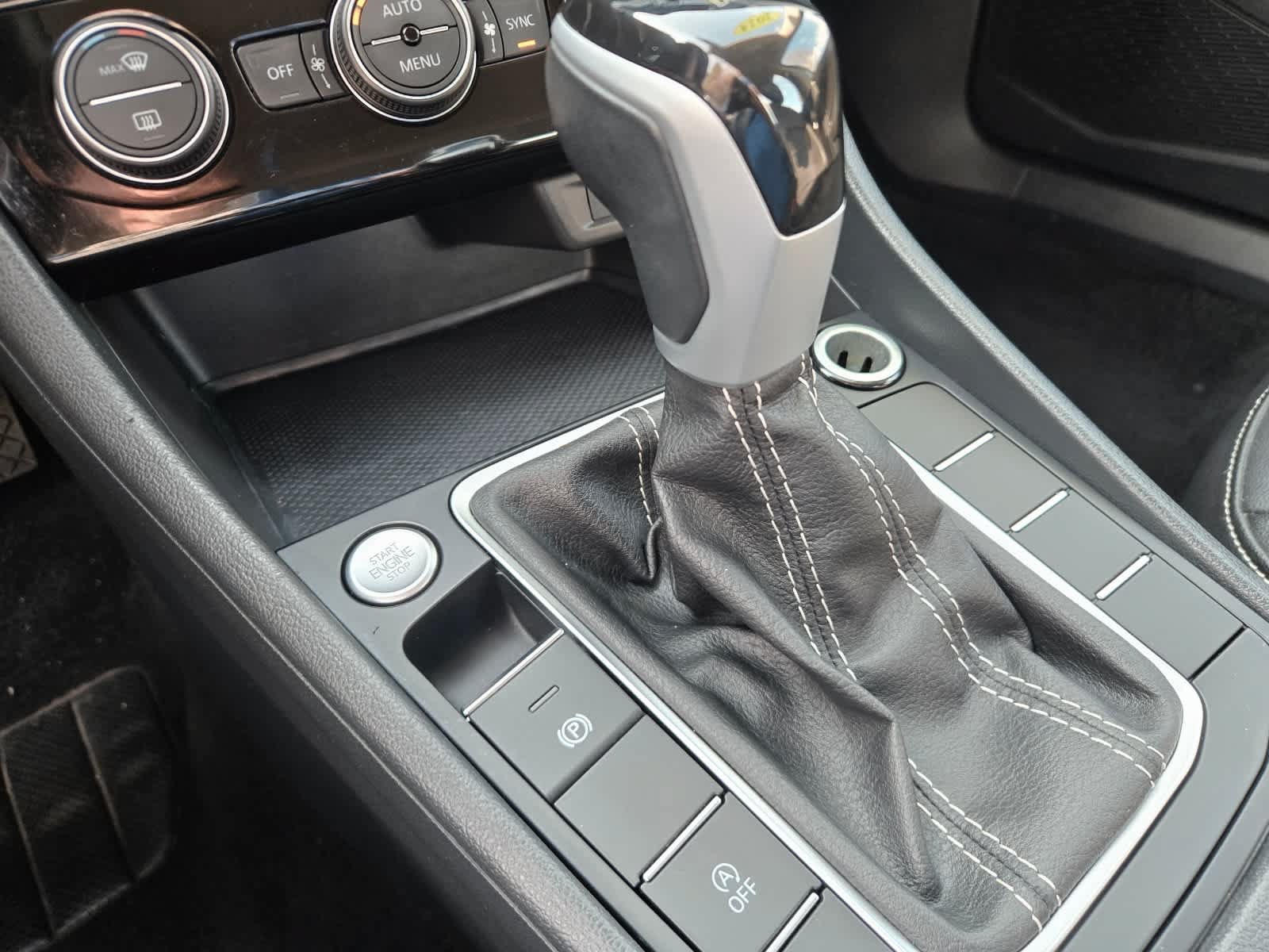 Certified 2024 Volkswagen Jetta SE FWD image 18