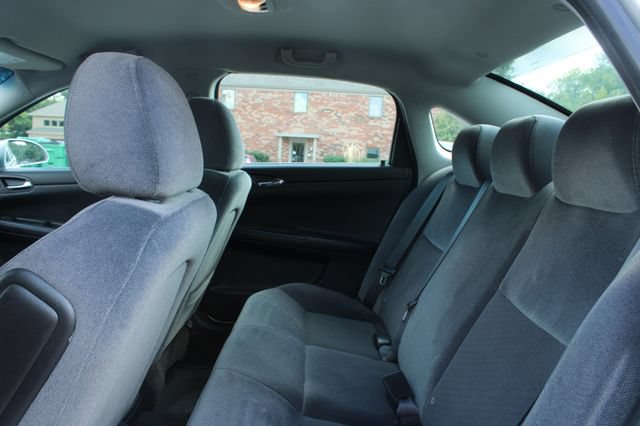 Used 2009 Chevrolet Impala LS FWD image 26