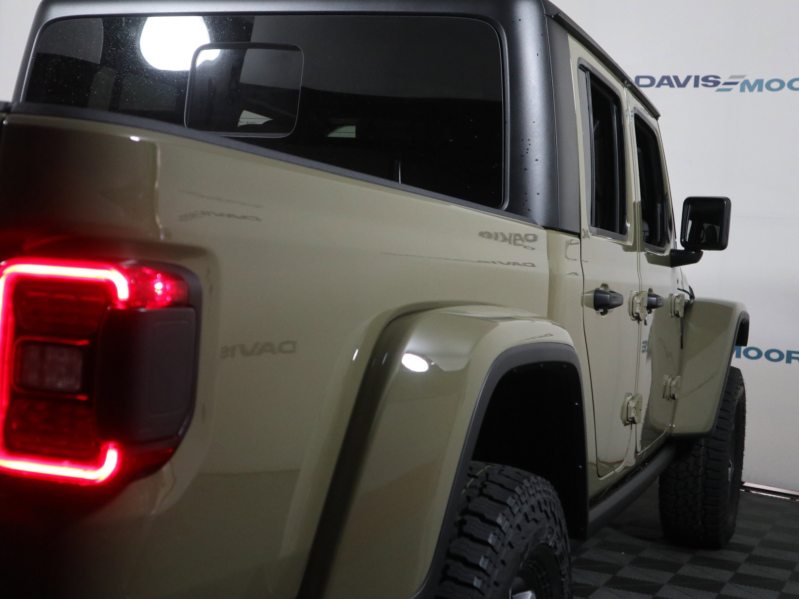 New 2026 Jeep Gladiator Mojave w/ Safety Group AWD/4WD image 5
