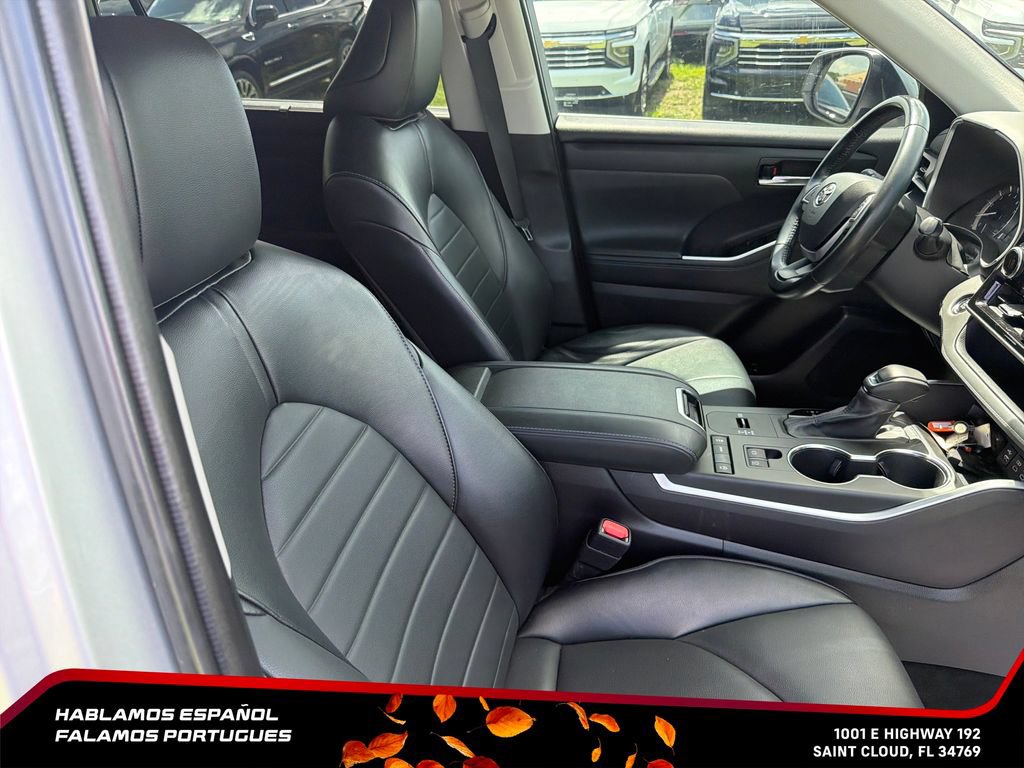 Used 2022 Toyota Highlander XLE FWD image 39