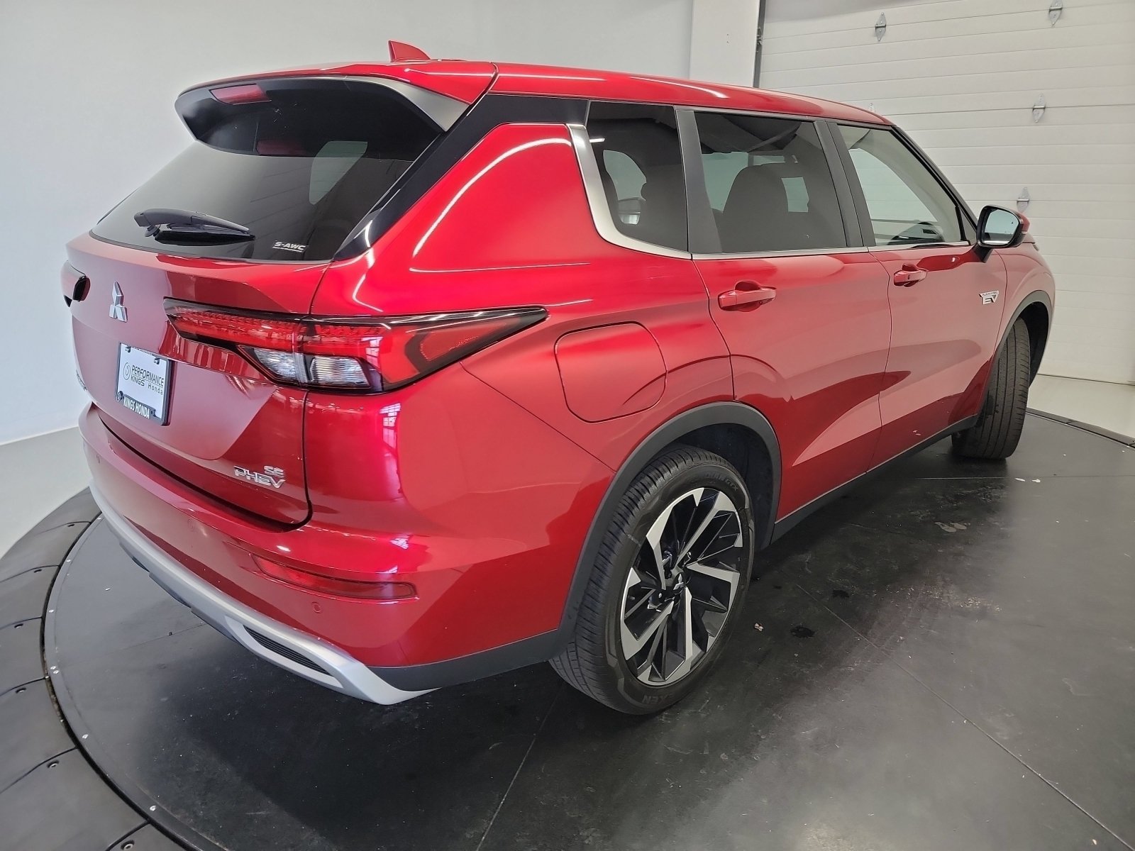 Used 2023 Mitsubishi Outlander SE AWD/4WD image 9
