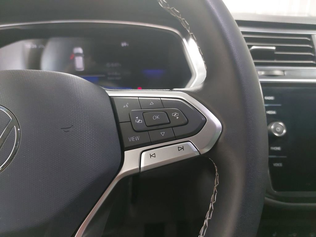 Used 2023 Volkswagen Tiguan SE image 17