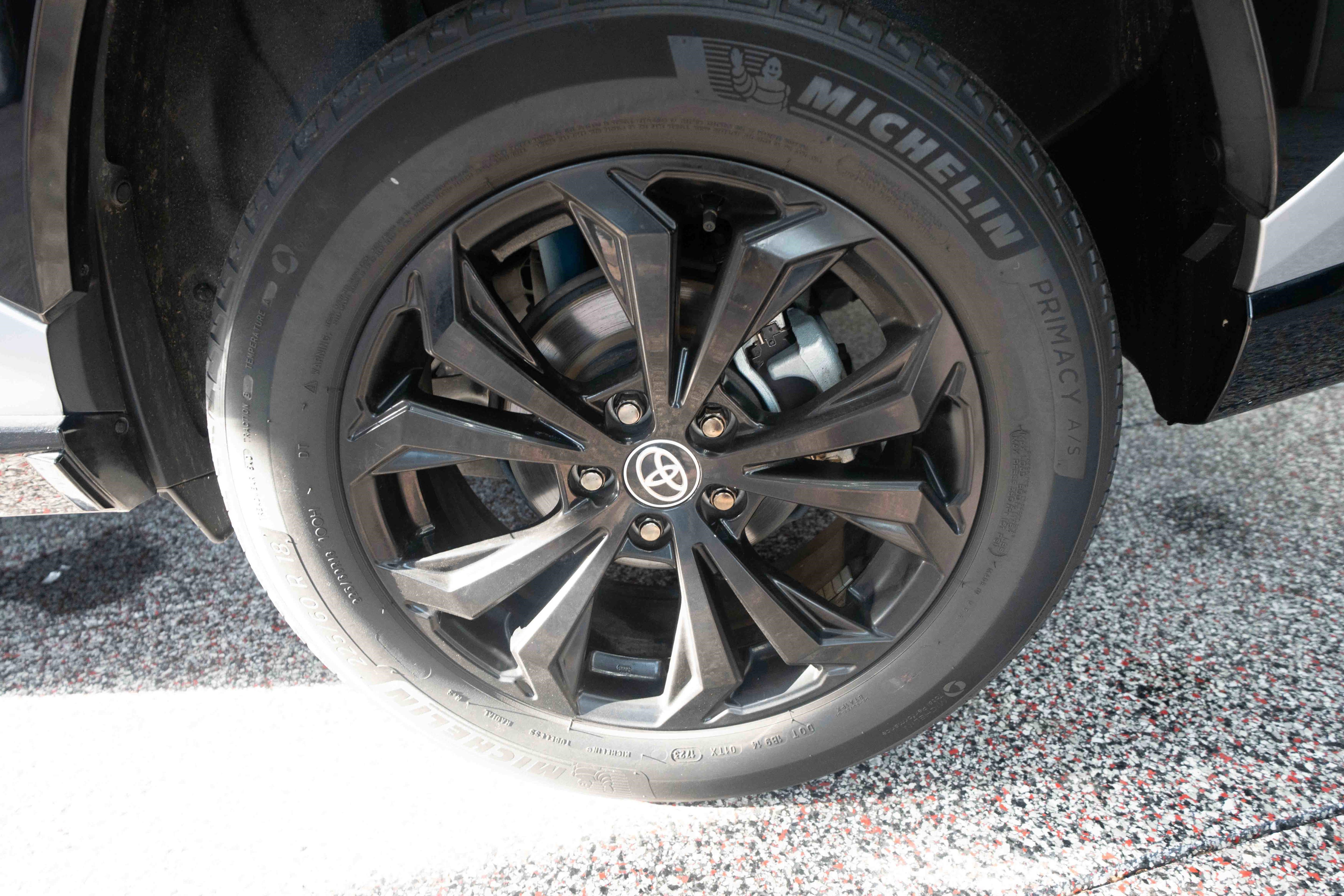 Used 2023 Toyota RAV4 SE image 30