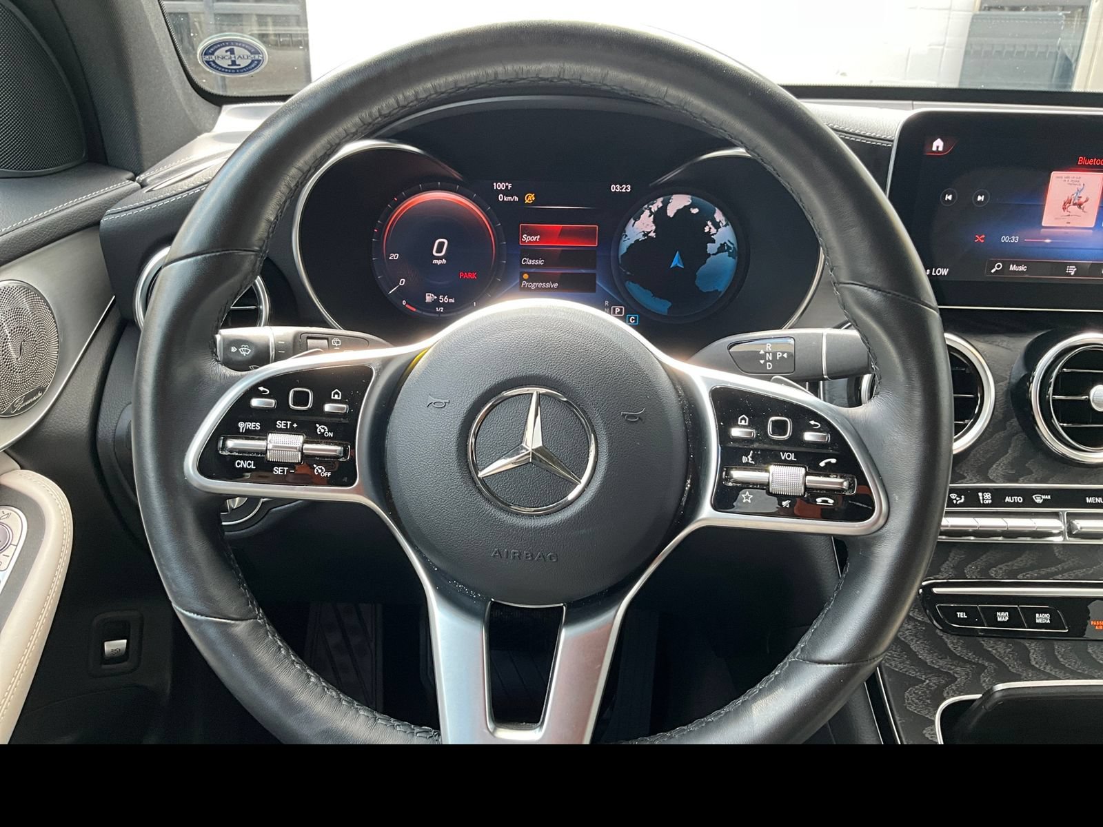 Used 2021 Mercedes-Benz GLC 300 4MATIC image 3