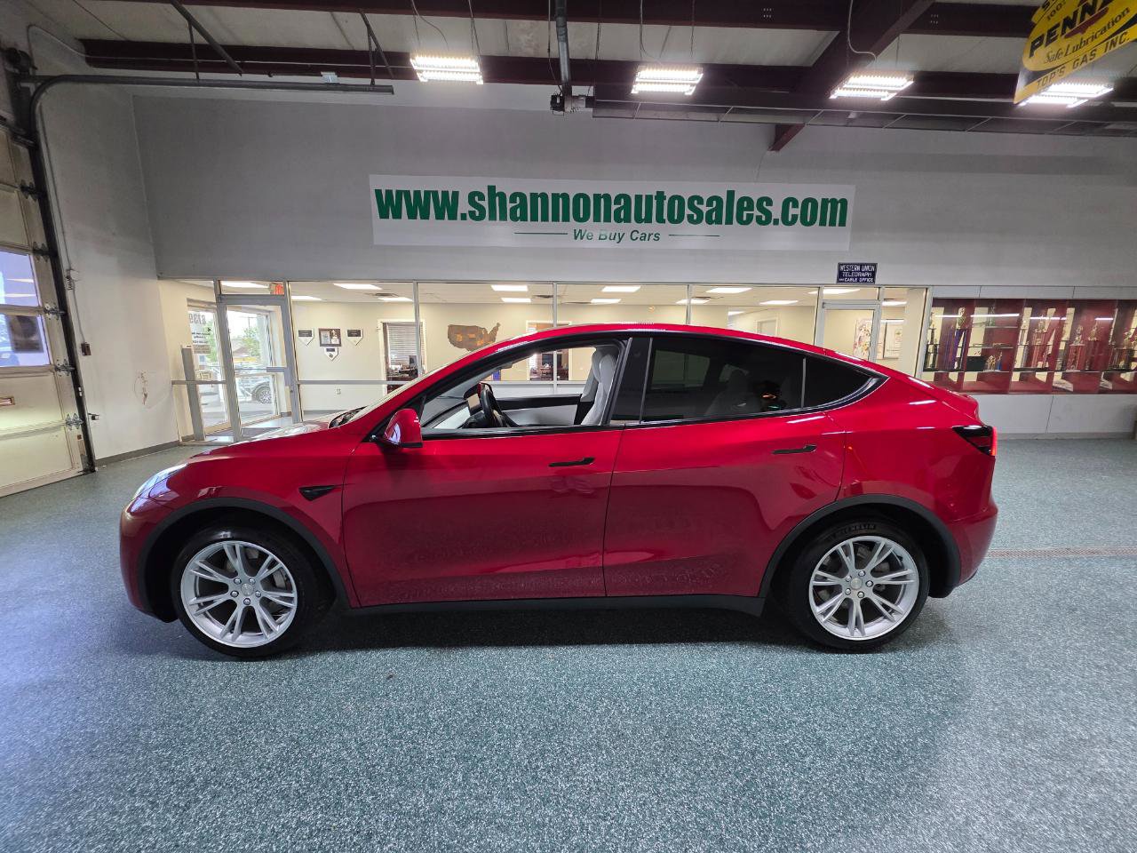 Used 2021 Tesla Model Y Long Range AWD/4WD image 11