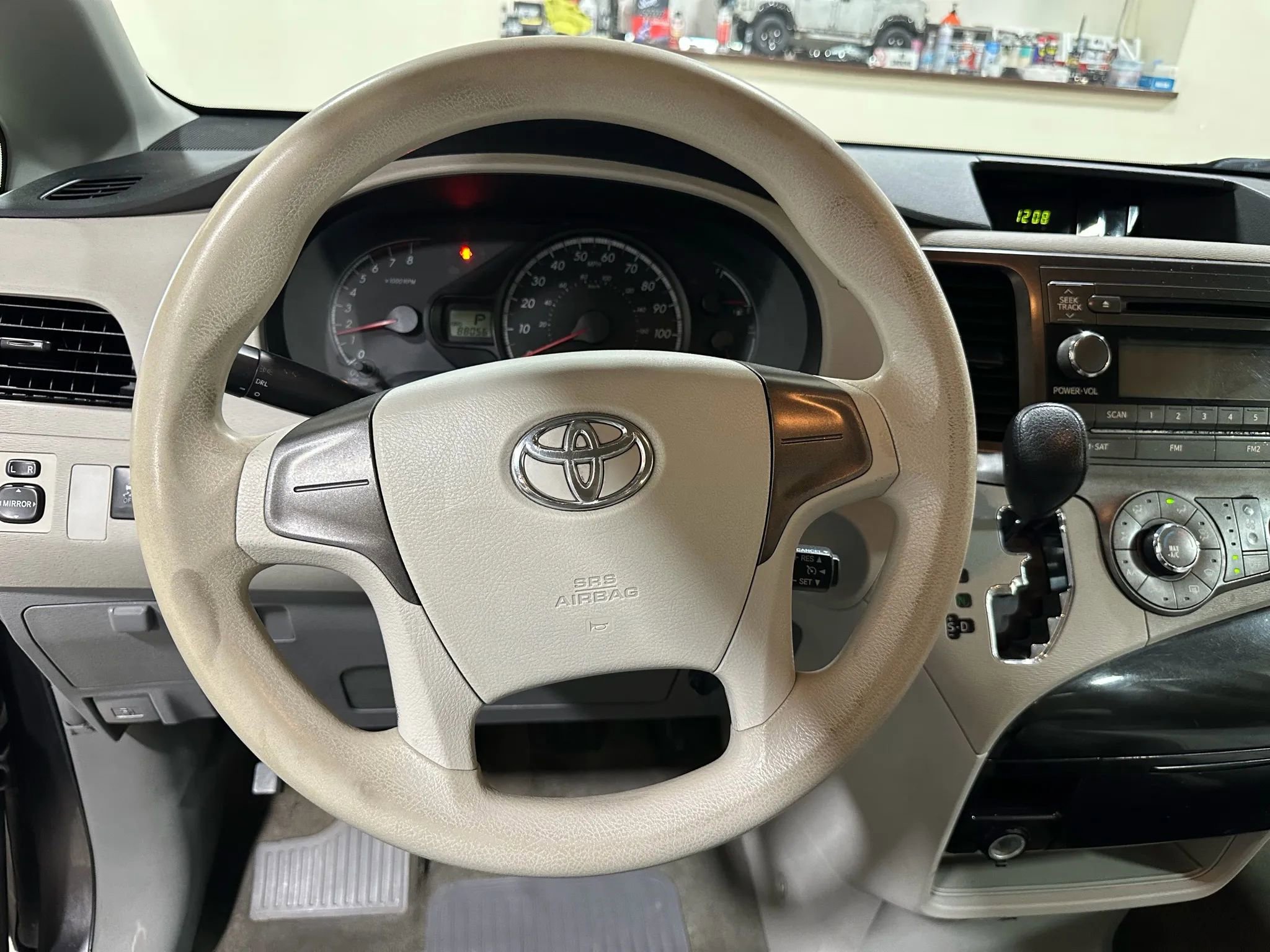 Used 2012 Toyota Sienna image 35