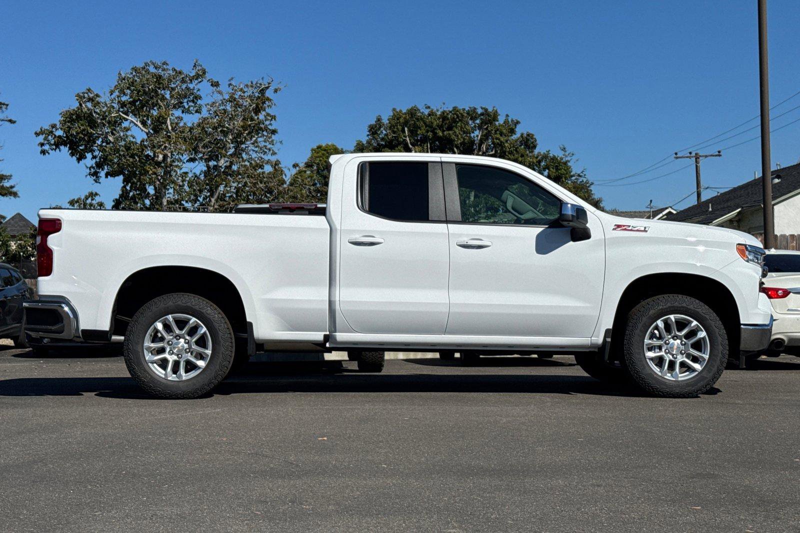 New 2026 Chevrolet Silverado 1500 LT image 3