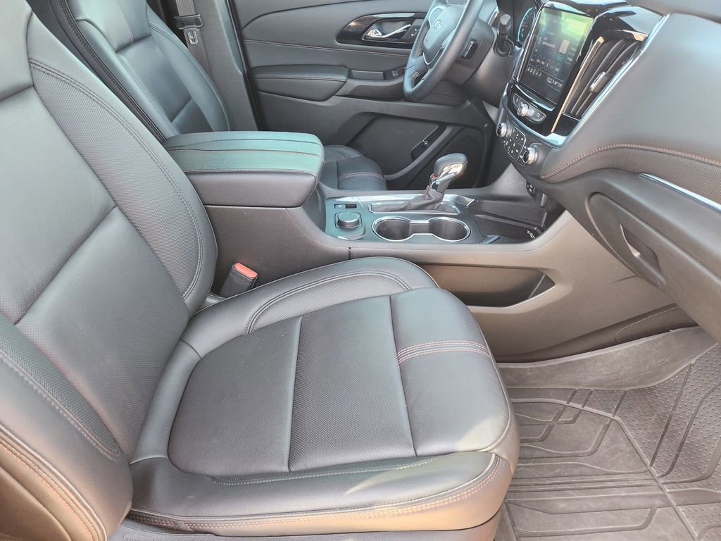 Used 2023 Chevrolet Traverse RS w/ LPO, Floor Liner Package image 18