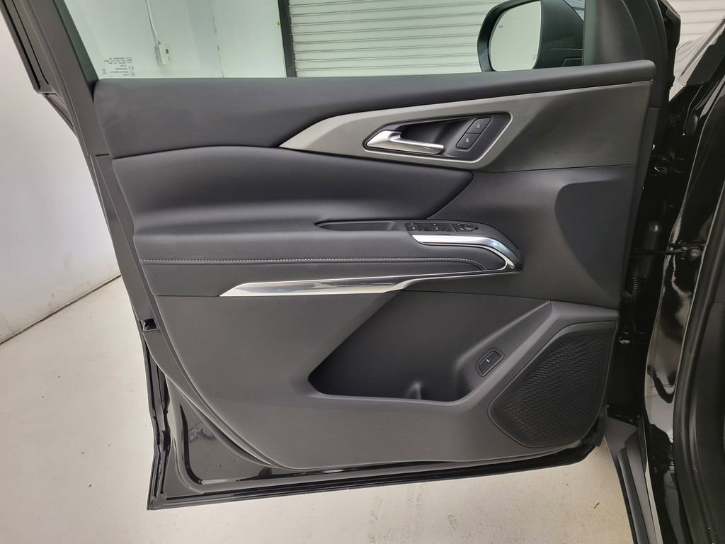 New 2026 Chevrolet Traverse LT w/ Driver Confidence Package image 25