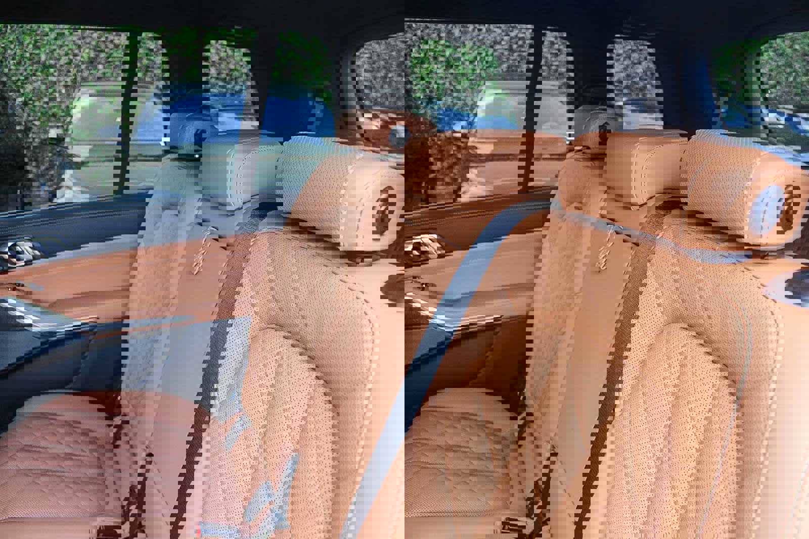 New 2026 BMW X7 xDrive40i w/ Executive Package image 18