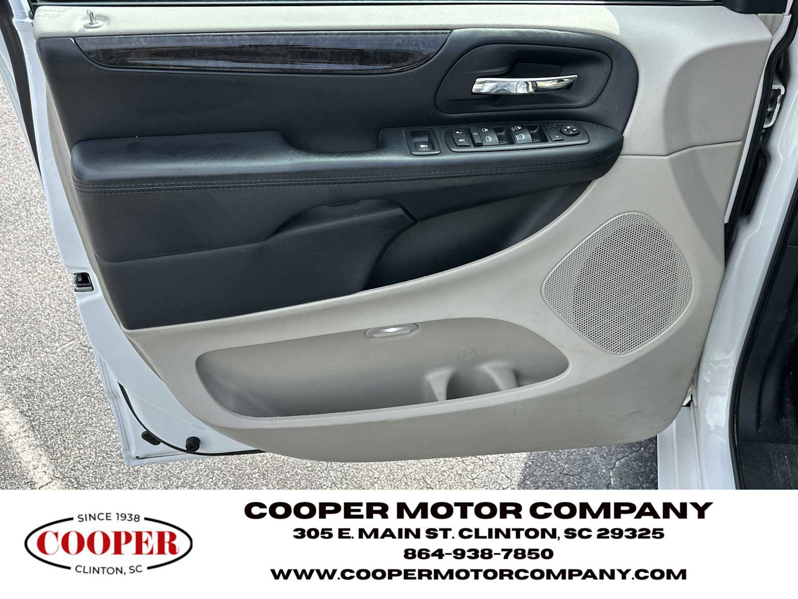 Used 2016 Dodge Grand Caravan SE w/ Quick Order Package 29E SE FWD image 9