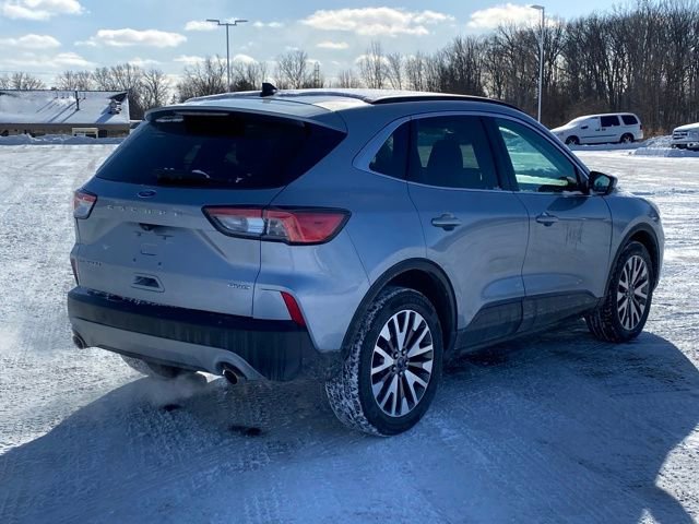 Used 2022 Ford Escape Titanium image 3