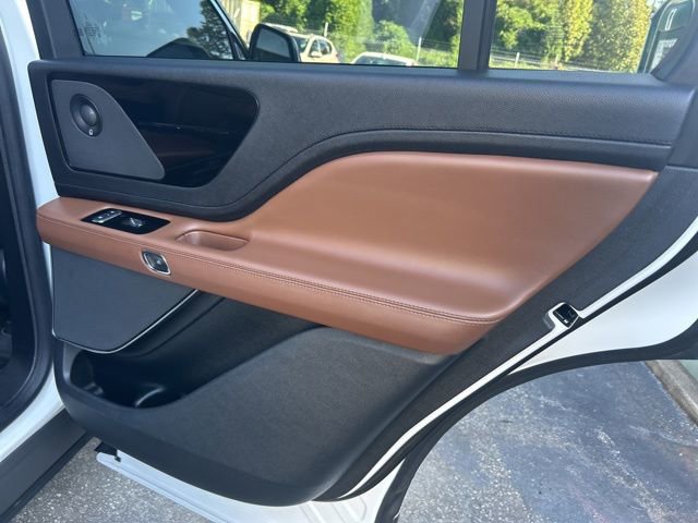 Used 2021 Lincoln Aviator Reserve w/ Class IV Trailer Tow Package image 38