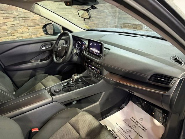 Certified 2025 Nissan Rogue SV image 30