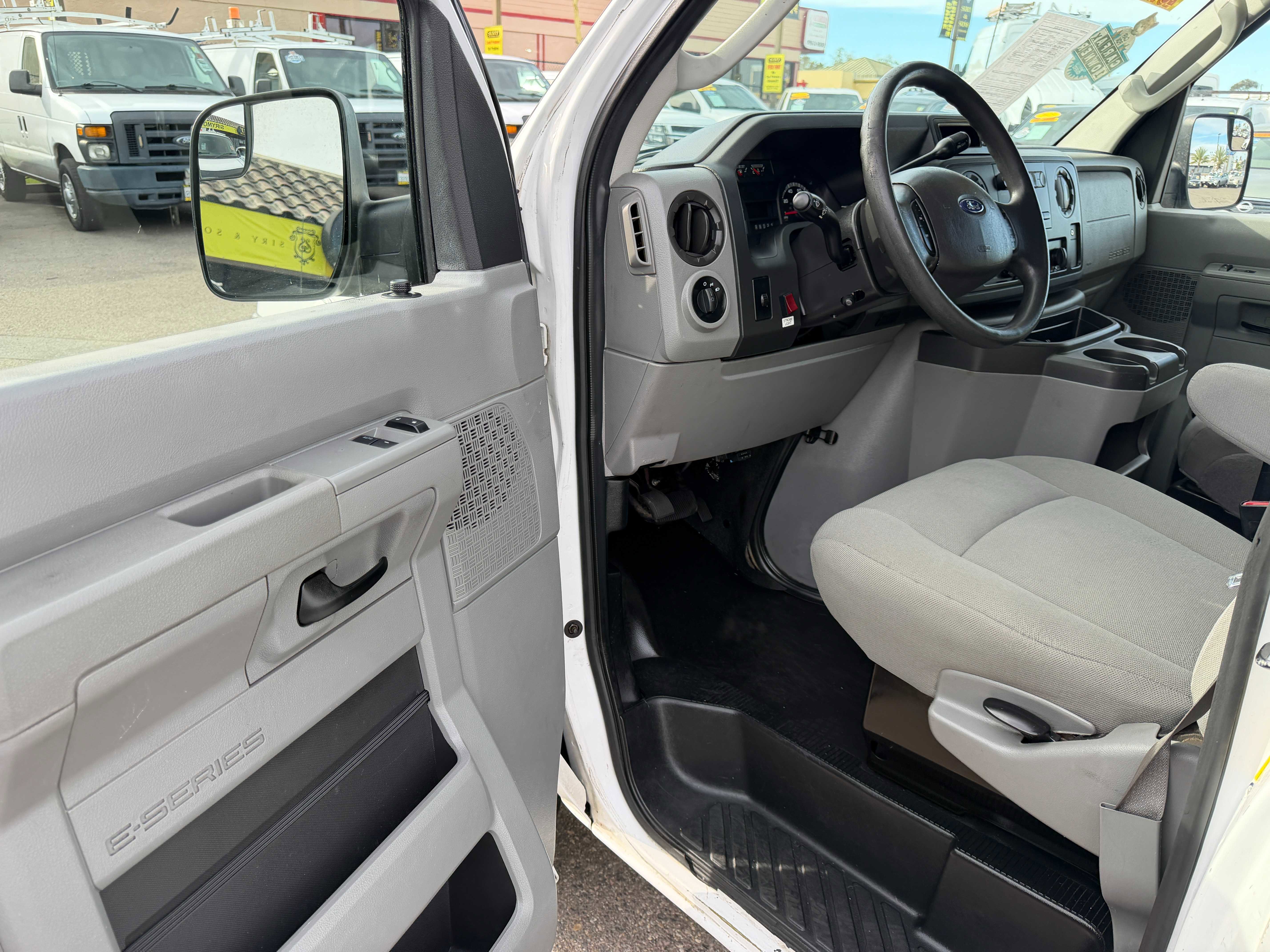Used 2013 Ford E-150 and Econoline 150 RWD image 18