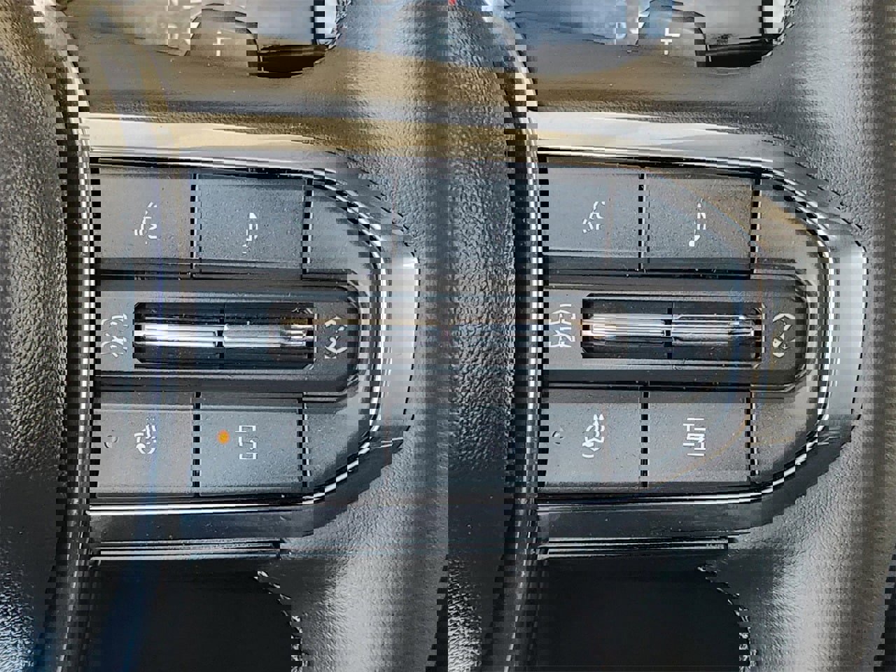 Used 2025 GMC Yukon Denali image 27