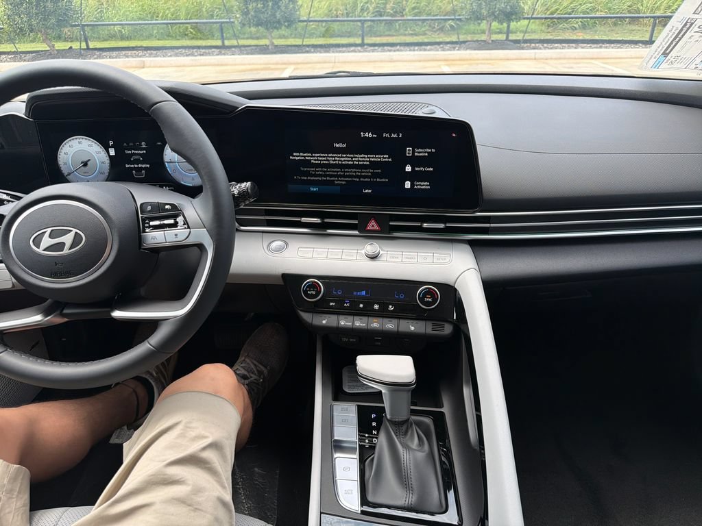 New 2026 Hyundai Elantra Limited FWD image 24