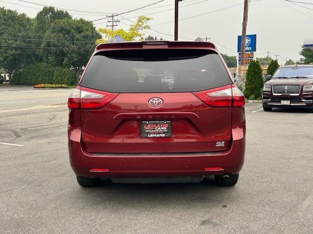 Used 2020 Toyota Sienna XLE w/ XLE Navigation Package AWD/4WD image 6