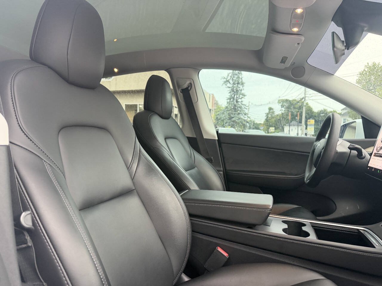 Used 2021 Tesla Model Y Long Range AWD/4WD image 26