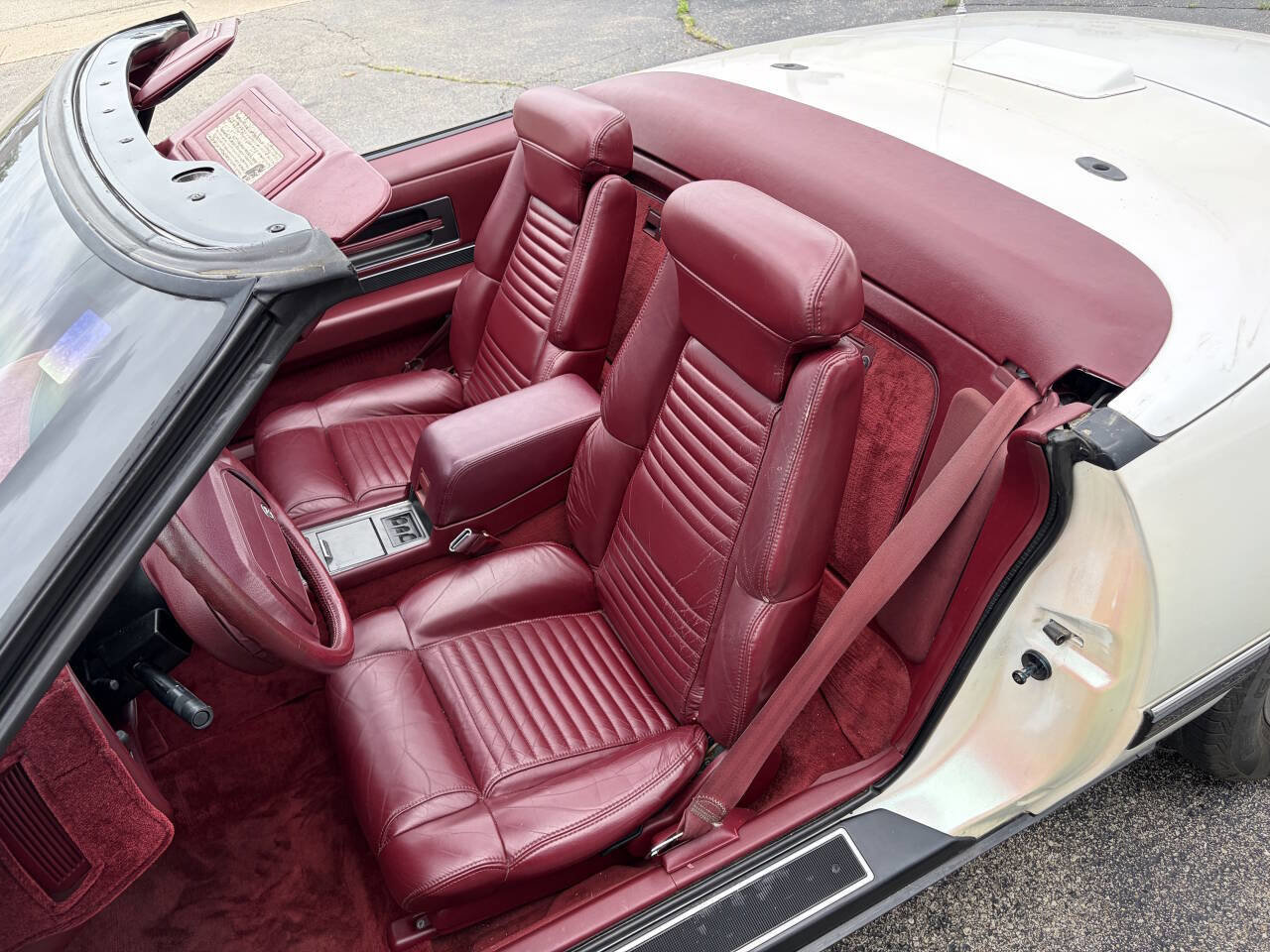 Used 1990 Buick Reatta Convertible FWD image 11
