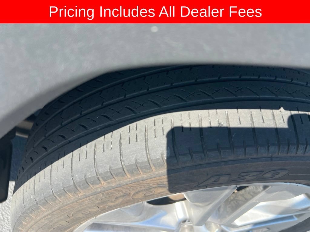 Used 2023 Toyota RAV4 XLE Premium FWD image 5