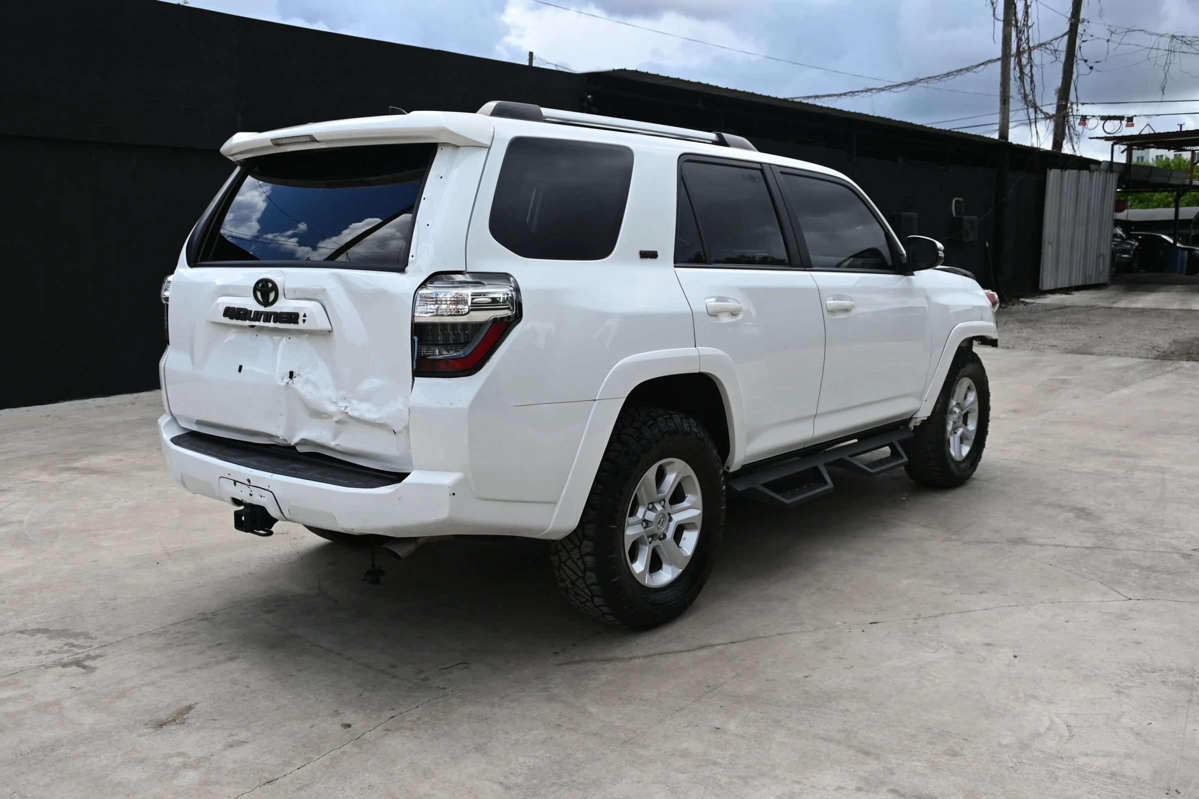 Used 2024 Toyota 4Runner SR5 Premium w/ Moonroof Package RWD image 4
