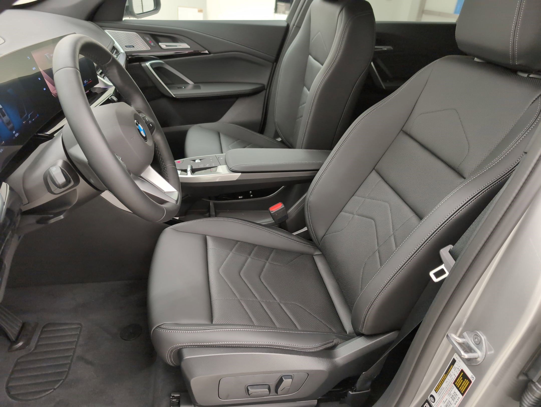 Used 2025 BMW X1 xDrive28i w/ Premium Package AWD/4WD image 5