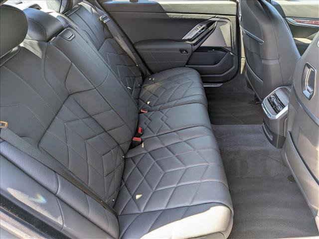 Used 2026 BMW i7 xDrive60 AWD/4WD image 22
