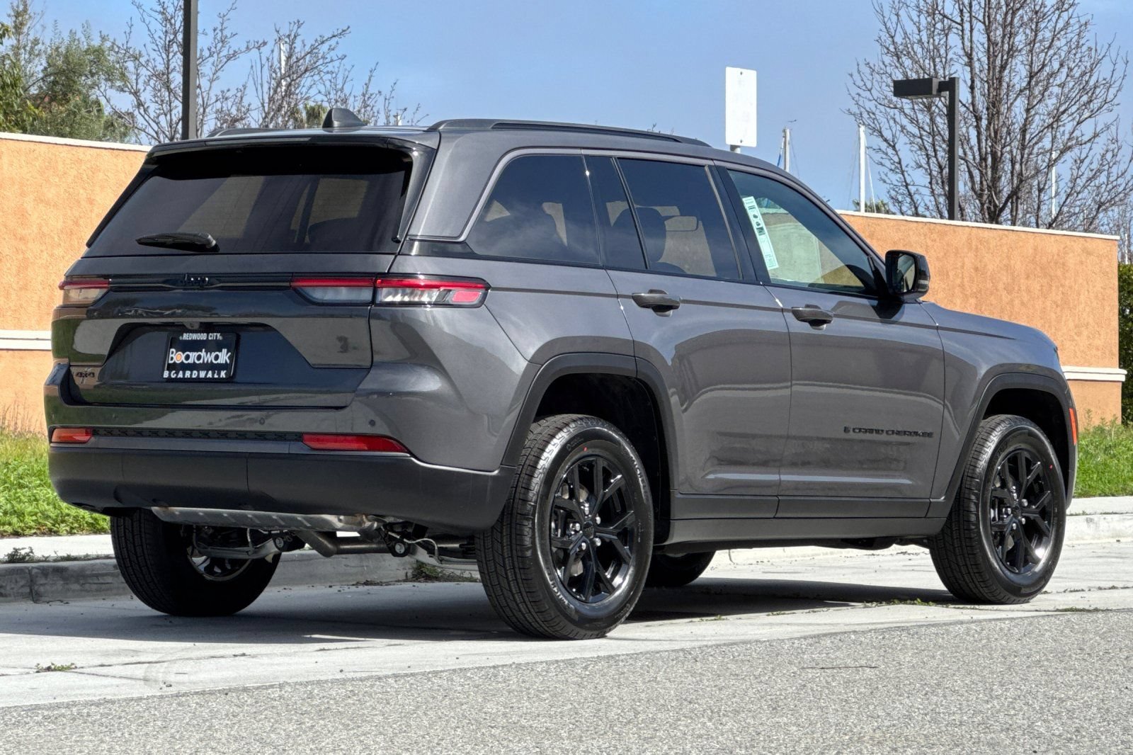 New 2026 Jeep Grand Cherokee Altitude AWD/4WD image 4