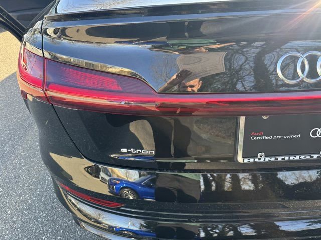 Used 2023 Audi e-tron Premium Plus image 36