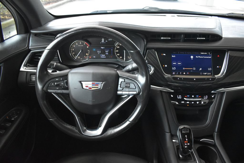Used 2020 Cadillac XT6 Premium Luxury FWD image 3