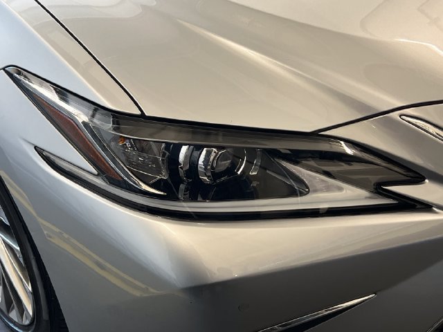 Used 2023 Lexus ES 350 w/ Accessory Package (Z1) FWD image 14
