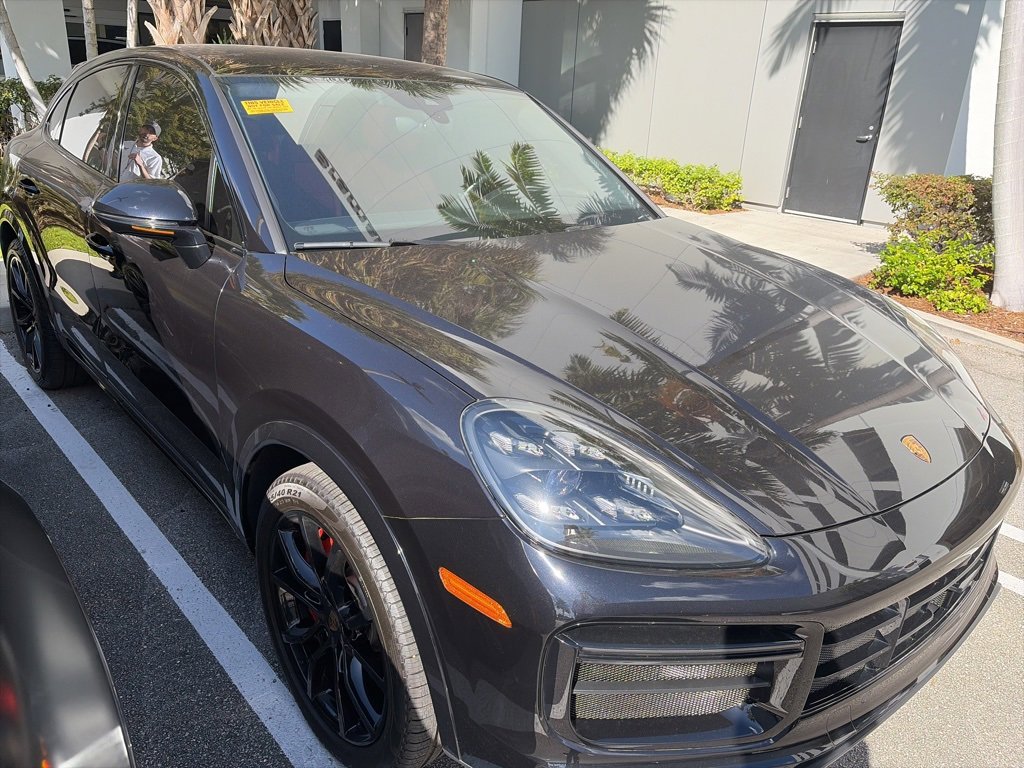 Used 2020 Porsche Cayenne Turbo image 24