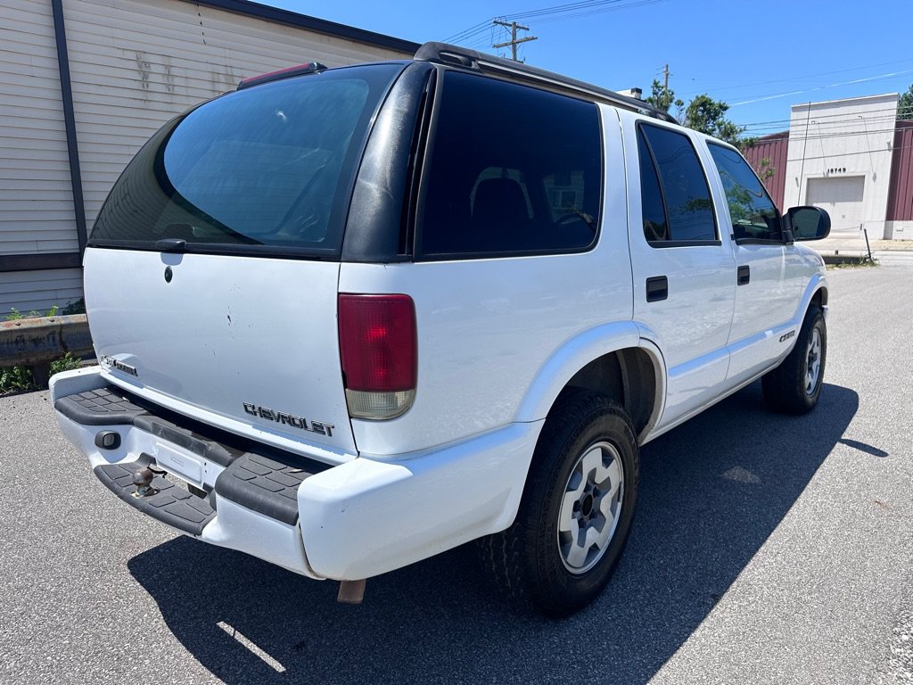 Used 2003 Chevrolet Blazer LS w/ Skid Plate Package AWD/4WD image 4