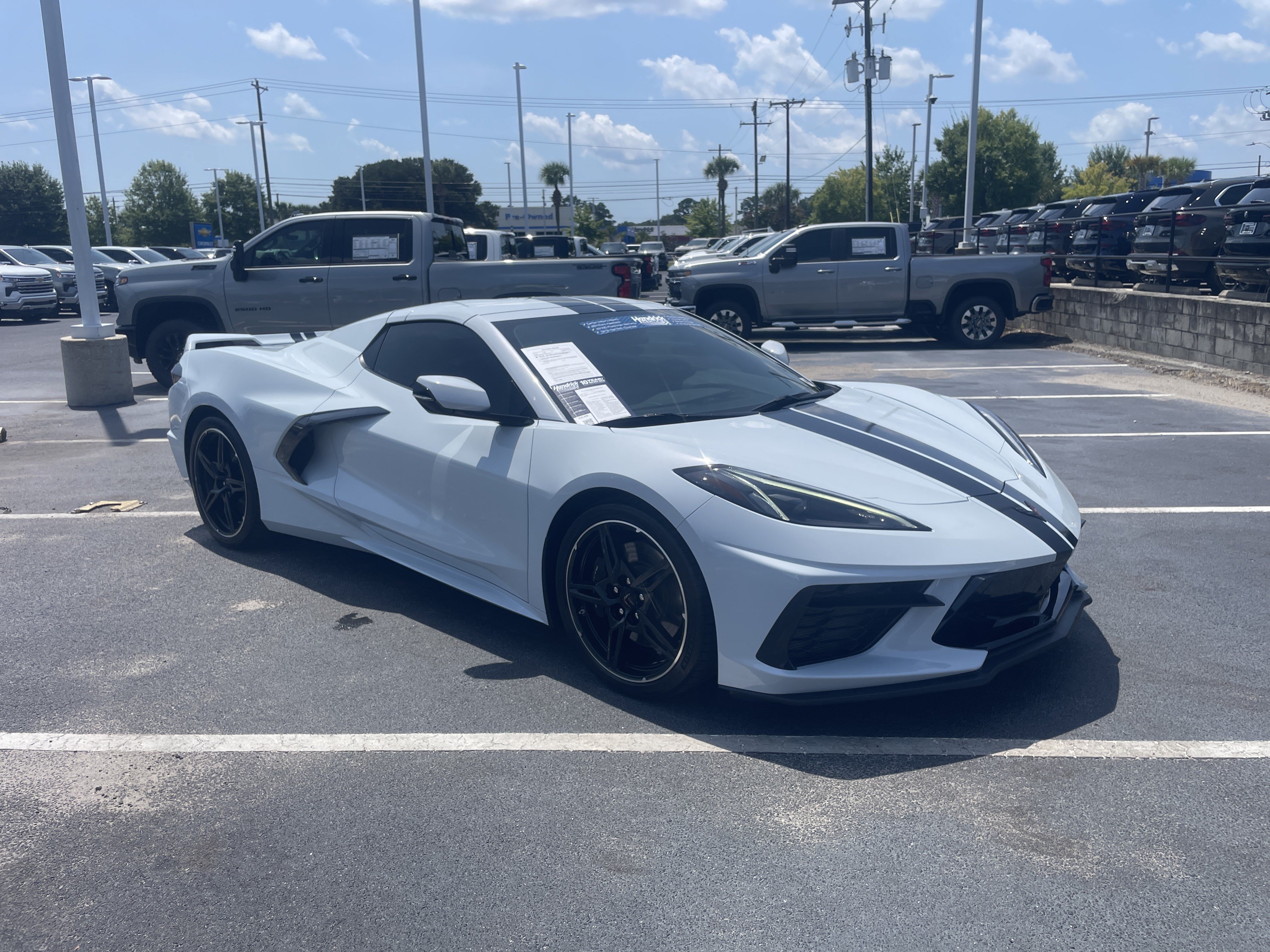 Used 2022 Chevrolet Corvette Stingray Convertible w/ Z51 Performance Package RWD image 32