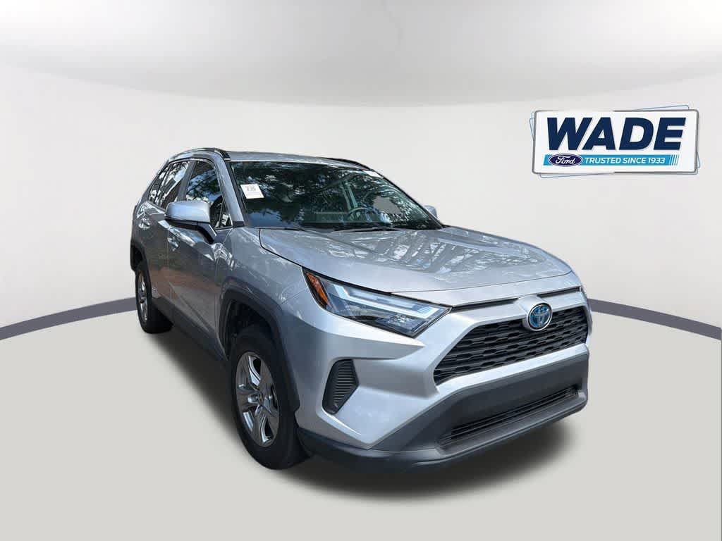 Used 2024 Toyota RAV4 LE AWD/4WD image 3