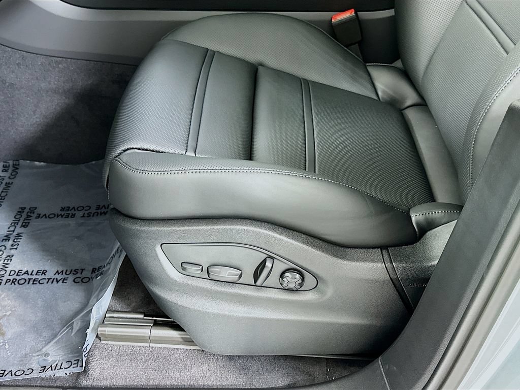 New 2026 Porsche Cayenne Coupe AWD/4WD image 21