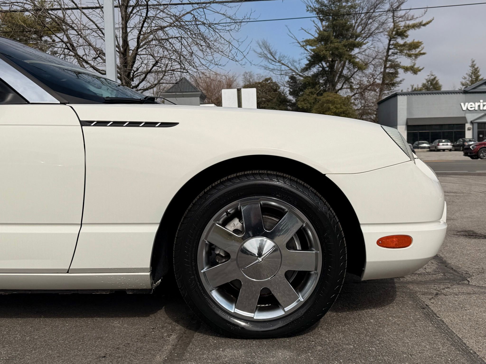 Used 2002 Ford Thunderbird image 12